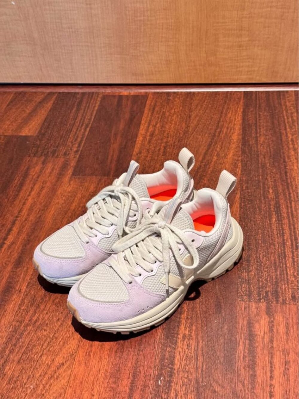 Veja Venturi Sneaker (Size 36)